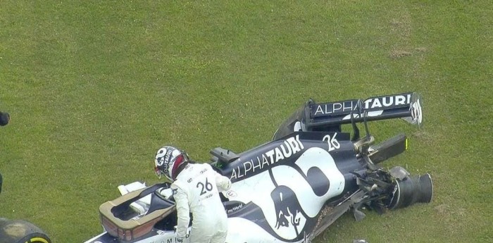 Fuerte golpe de Kvyat en Silverstone