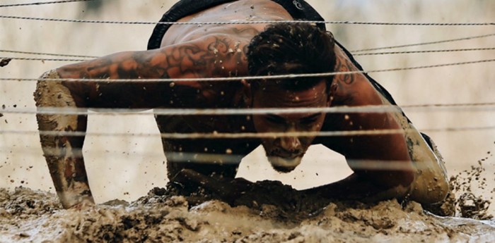 Lewis Hamilton hace "Mud Running"