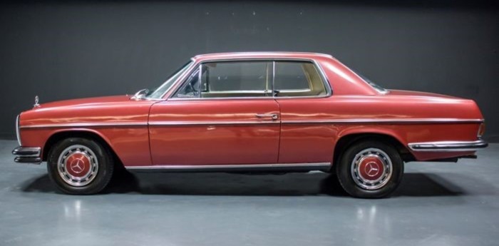 Subastan un Mercedes-Benz de George Harrison, ex guitarrista de The Beatles