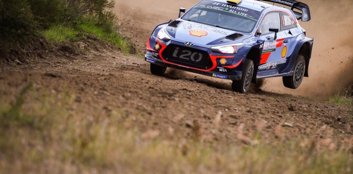 Mikkelsen saltó a la punta del Rally de Argentina