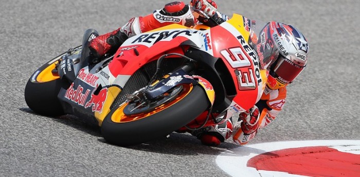 MotoGP: Márquez consigue la pole al límite del reglamento