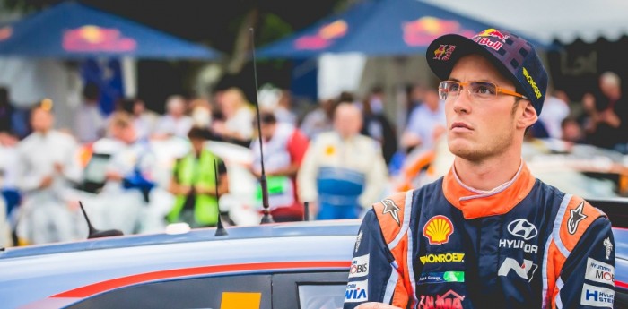 Neuville no se baja de la lucha por el título en WRC