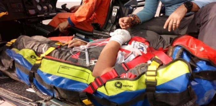 Dakar: se accidentó y su padre también abandonó para asistirlo