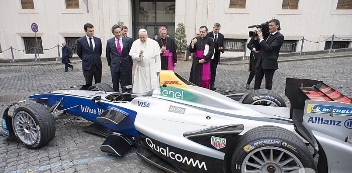 El Papa Francisco recibió a pilotos de la Fórmula E