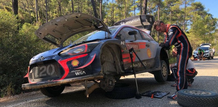 Abandona Neuville, se retrasa Ogier, Gana Tanak en Turquía