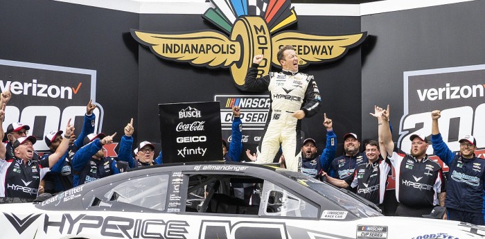 Nascar en Indianápolis con sorpresiva victoria del A.J.Allmendinger