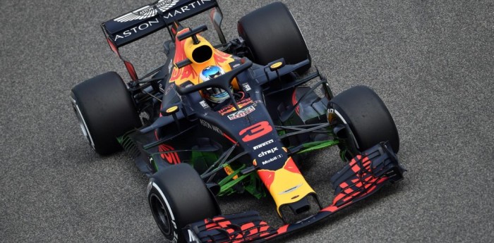 Ricciardo pegó primero en Bahréin