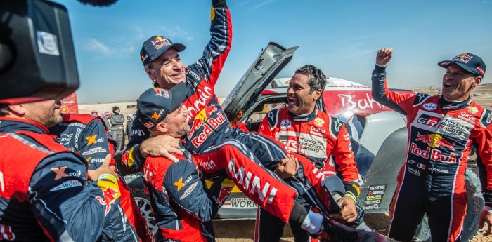 Sainz agiganta la leyenda: ganó su tercer Dakar