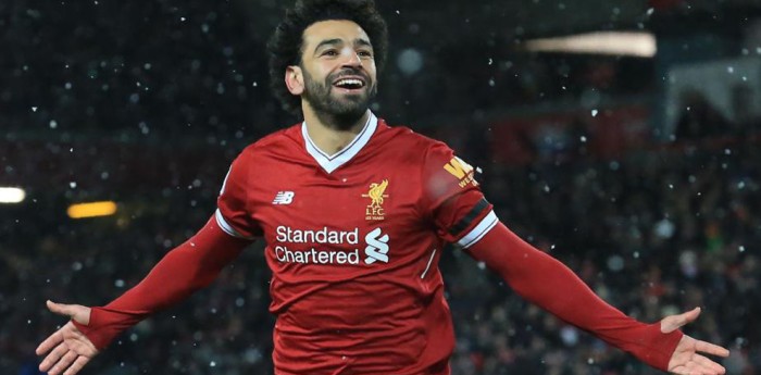 Liverpool multó a Salah por manejar con el celular