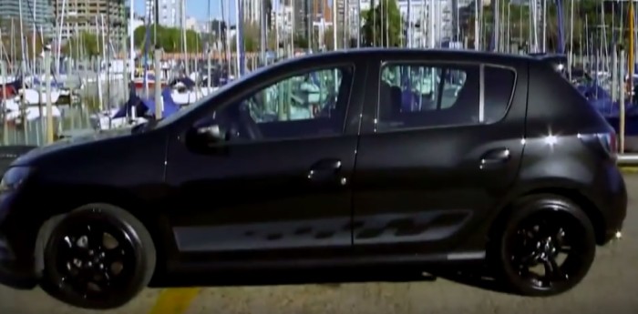 Renault modificó el Sandero para hacerlo bien deportivo