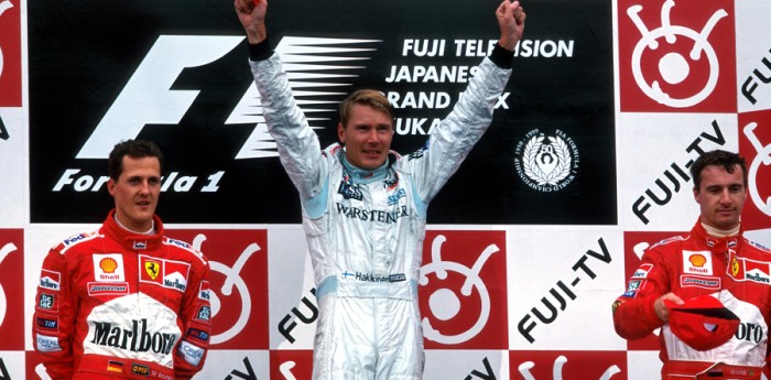 Michael Schumacher piloto rojo corazón de plata