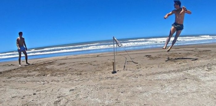 Spataro mostró en la playa sus otras cualidades