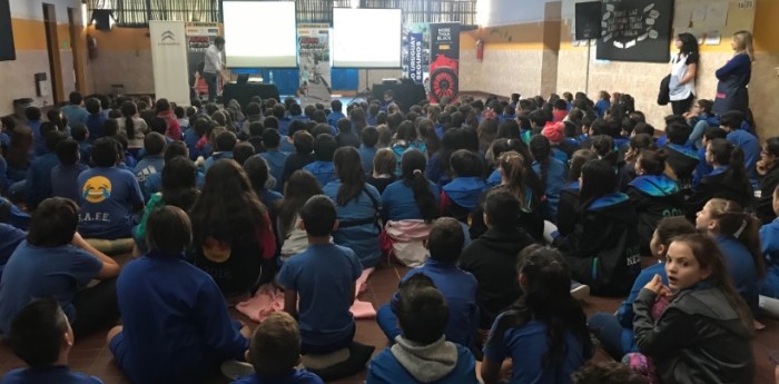 En Mendoza, 1200 alumnos pasaron por Súper TC2000 va a la Escuela