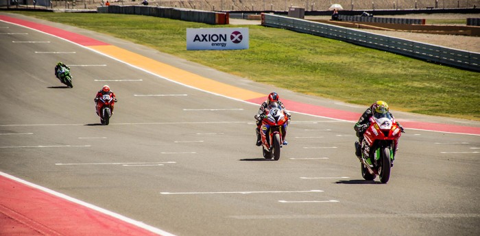 Lo pasó por arriba en su moto y salió ileso