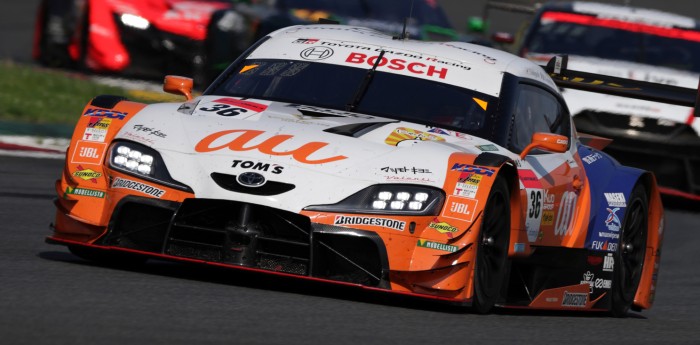 Sacha Fenestraz abrió su actividad en el Súper GT japonés