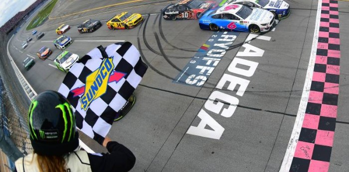 Nascar: Por el hocico gana Blaney en Talladega