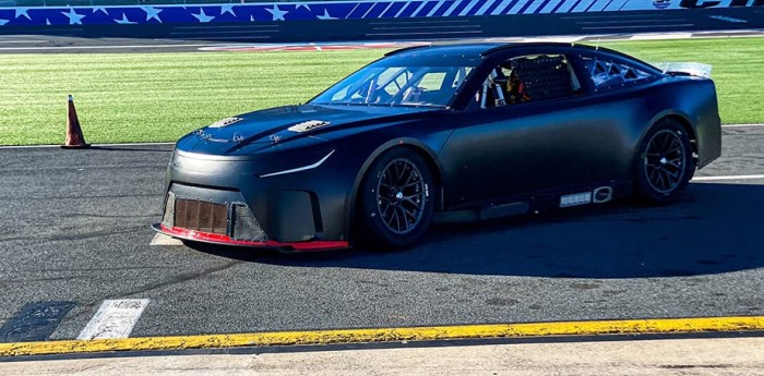 Nascar: Kurt Busch y Martin Truex probaron el nuevo prototipo