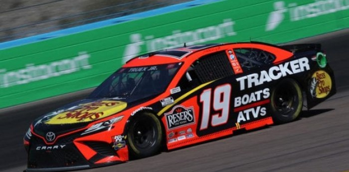 Nascar en Phoenix triunfo de Martin Truex jR