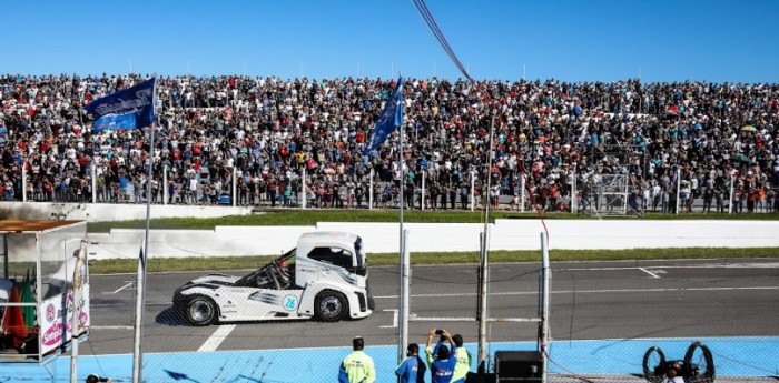 Volvo Iron Knight, el camión más veloz, con el Súper TC2000