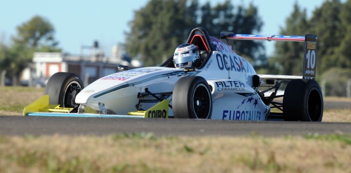Otro Pernía ganador: Tiago festejó en la Fórmula Renault 2.0