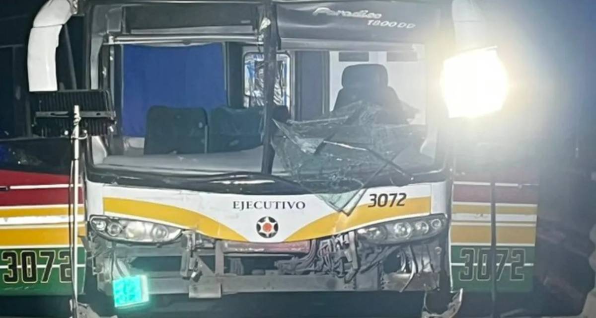 Múltiple choque entre micros que llevaban hinchas de Estudiantes a la final del Clausura en Santiago del Estero