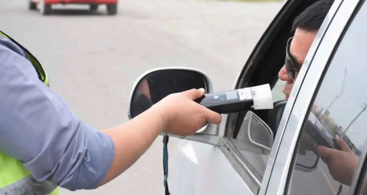 Vacaciones 2026: ¿Cuánto es el máximo de alcohol en sangre permitido al volante en la Argentina?