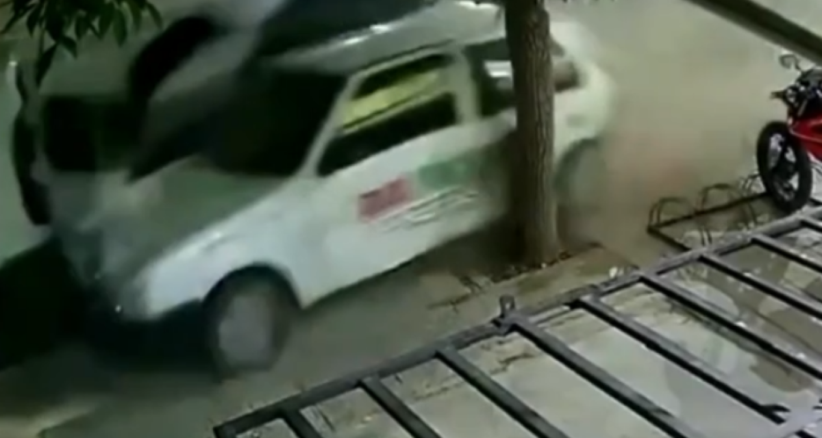 VIDEO: Accidente con fortuna en Neuquén: perdió el control, chocó y casi atropella a un panadero