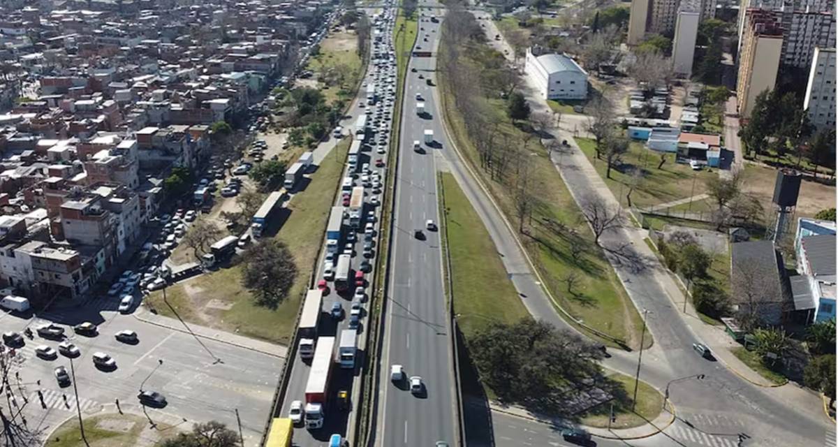 Las mejores rutas alternativas a Ezeiza tras el cierre de la Dellepiane: ¿Cuáles son?