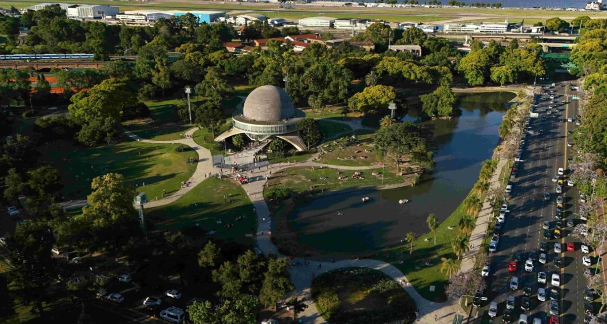 Importantes demoras en el tránsito en CABA por la caída de dos árboles tras las fuertes lluvias