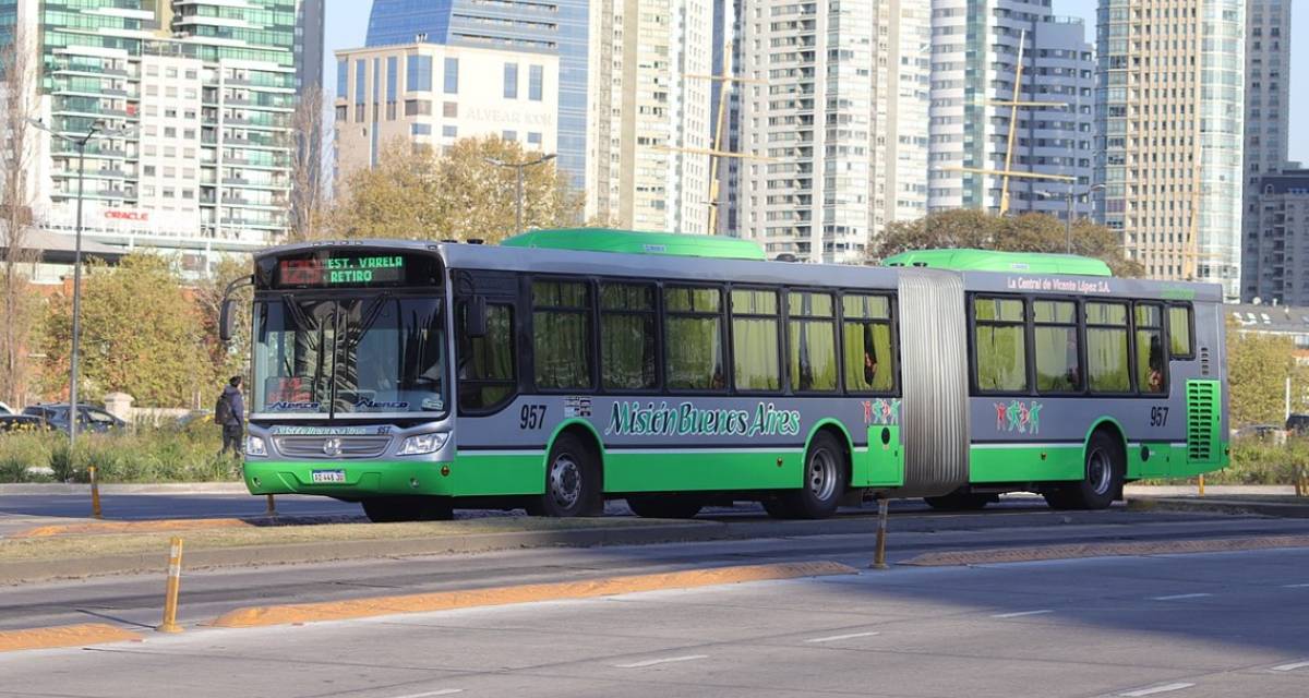 ¿Hay paro? El Gobierno pactó una reunión con las empresas de colectivos para el 9 de abril