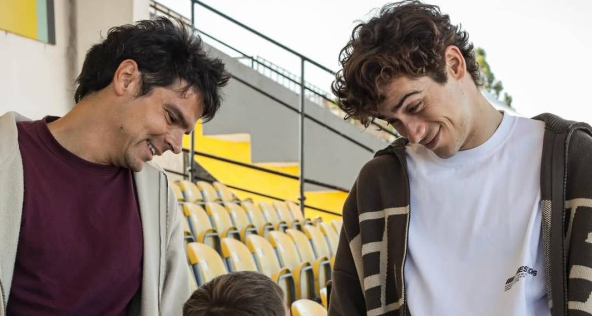 El tierno gesto de Colapinto con un pequeño fanático: “Le dedicó tiempo como si no hubiera nadie más en el autódromo”