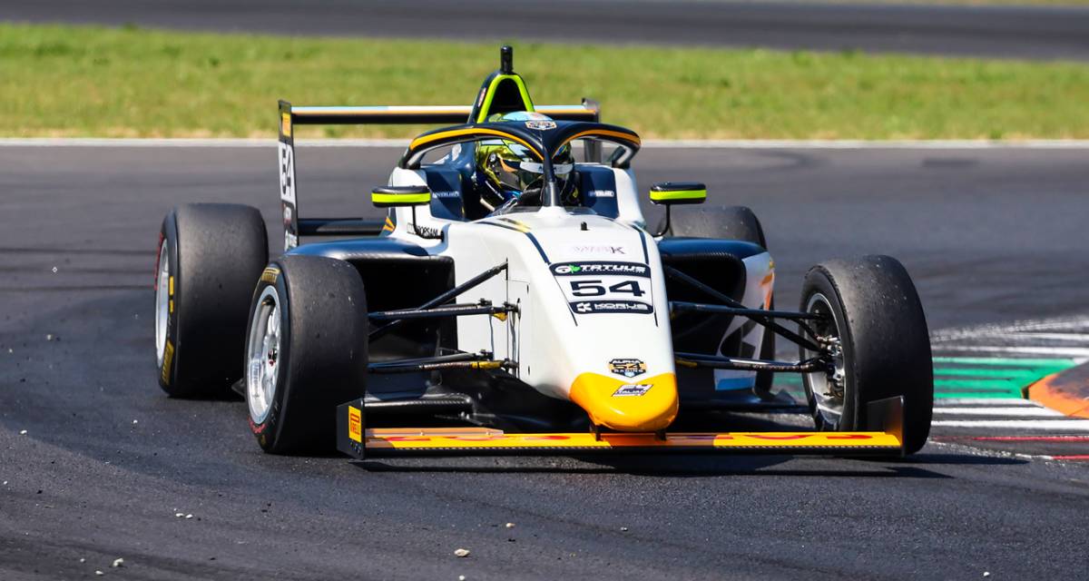 F4 Italiana: los pilotos del Alpha 54 Racing cumplieron con la primera jornada de acción en Monza