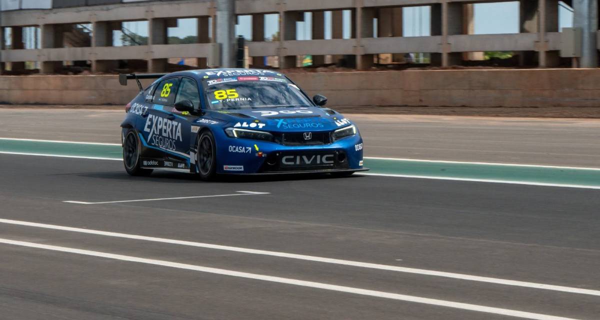 TCR South America: Tiago Pernía ganó con oficio la carrera sabatina en Velocitta