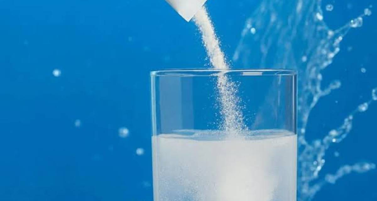 Salud y bienestar: más allá del agua: los electrolitos y la clave de la verdadera hidratación