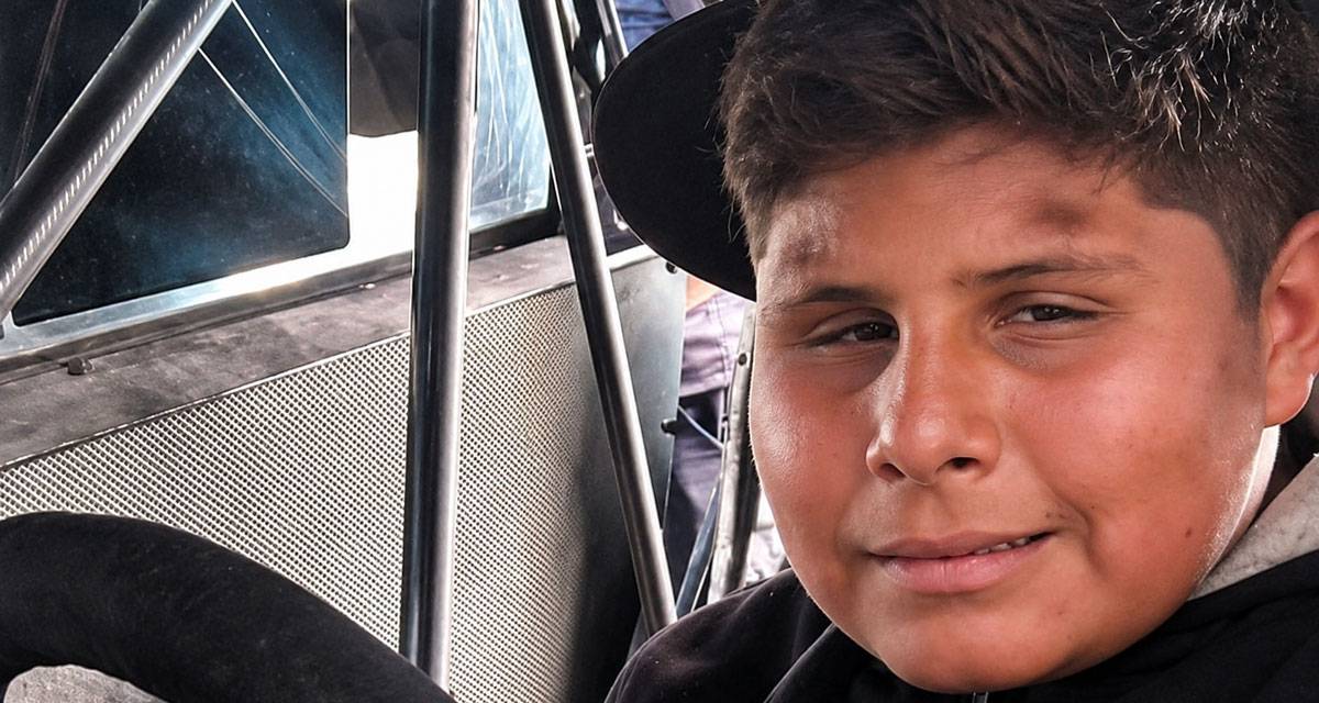 La conmovedora historia de Mateo, el niño no vidente que vive el automovilismo a través del sonido de los motores