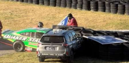 Insólito: un auto de seguridad chocó un auto en el Nascar México