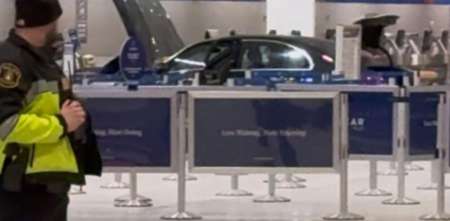 Accidente en el aeropuerto de Detroit: un auto irrumpió en la terminal y dejó seis heridos