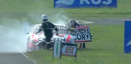 TC: ¡Con lo justo! Werner cruzó la bandera a cuadros con el Mustang averiado y fue 14° en Concepción