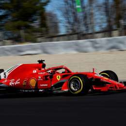 Vettel arrancó adelante y siguen los dolores de cabeza para McLaren