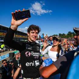 "A seguir escribiendo la historia, pá", el mensaje de la F1 tras la renovación de Colapinto