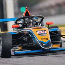 F4 Española: Santino Panetta y Santiago Baztarrica completaron la temporada en Barcelona