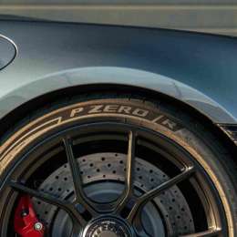 Los nuevos neumáticos Pirelli P Zero R y P Zero Trofeo RS equipan el Porsche 911 GT3