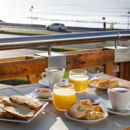 Verano 2026: cuánto cuesta desayunar frente al mar en Mar del Plata