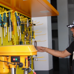 El joven que sueña en grande: de la escuela técnica al Turismo Carretera