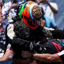 El divertido desafío entre Rossi y sus mecánicos en la definición del TC2000 en Junín