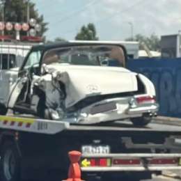 Un valioso auto de colección terminó destrozado tras un fuerte choque en la Panamericana