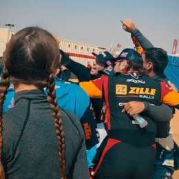 Dakar 2026: ¡Todos juntos! Cavigliasso, Pertegarini y Zille se sumaron al eufórico festejo de Luciano Benavides