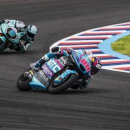 El inusual momento que vivió un piloto de Moto 2 que sorprendió a todos