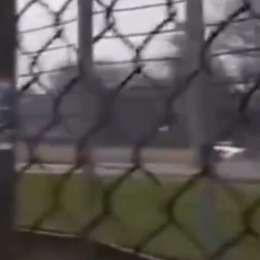 F1: ¡Desde la tribuna! Así fue el trompo de Lindblad en el shakedown de Racing Bulls en Imola