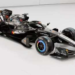 F1: ¡Total black! El sorprendente diseño del McLaren MCL40 para las pruebas en Barcelona